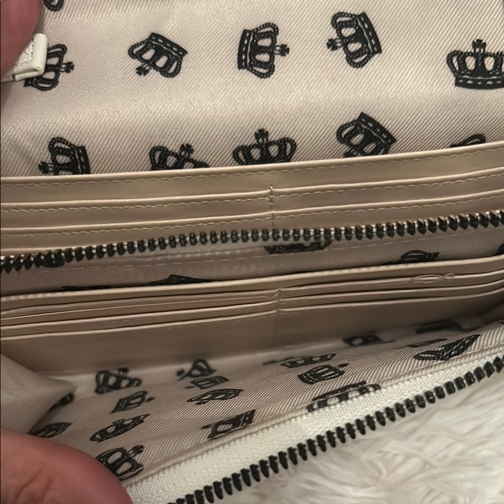 Juicy Couture Pink and Cream Crossbody Bag with Floral Design - Picture 4 of 9